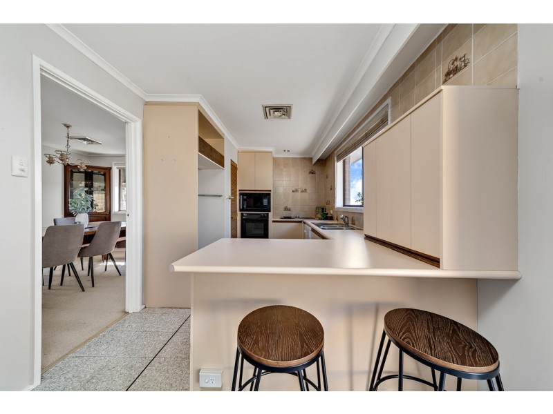 11 Merfield Place, Giralang ACT 2617