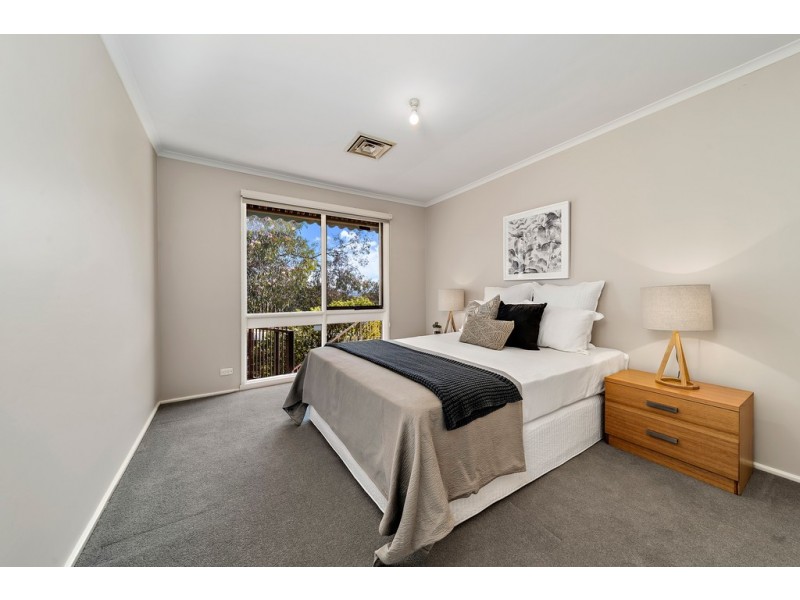 11 Merfield Place, Giralang ACT 2617