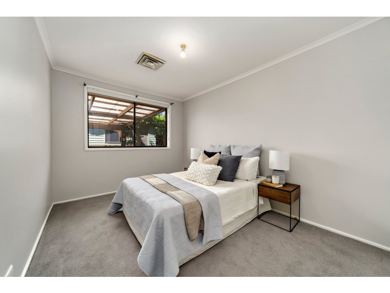 11 Merfield Place, Giralang ACT 2617