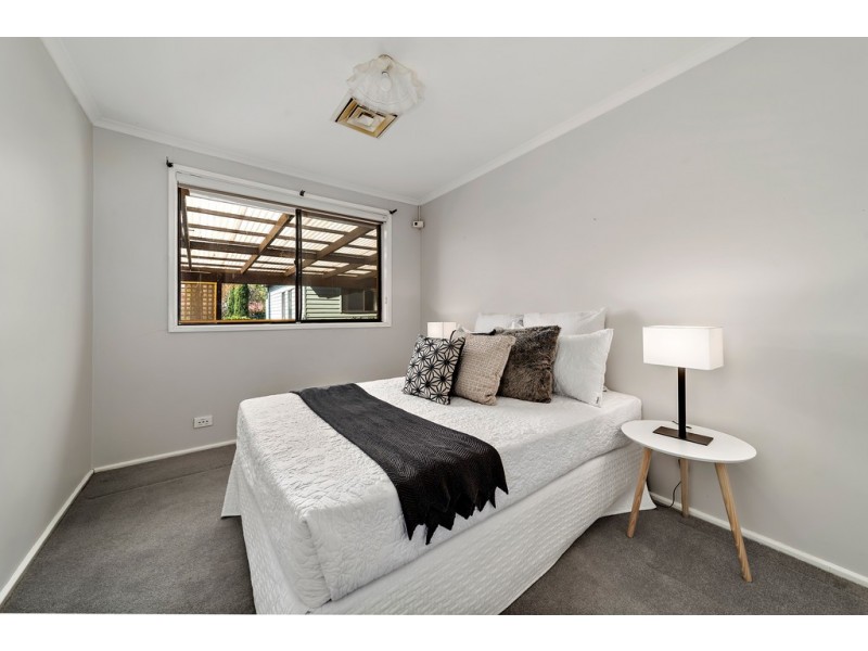 11 Merfield Place, Giralang ACT 2617