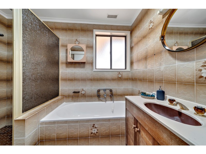 11 Merfield Place, Giralang ACT 2617