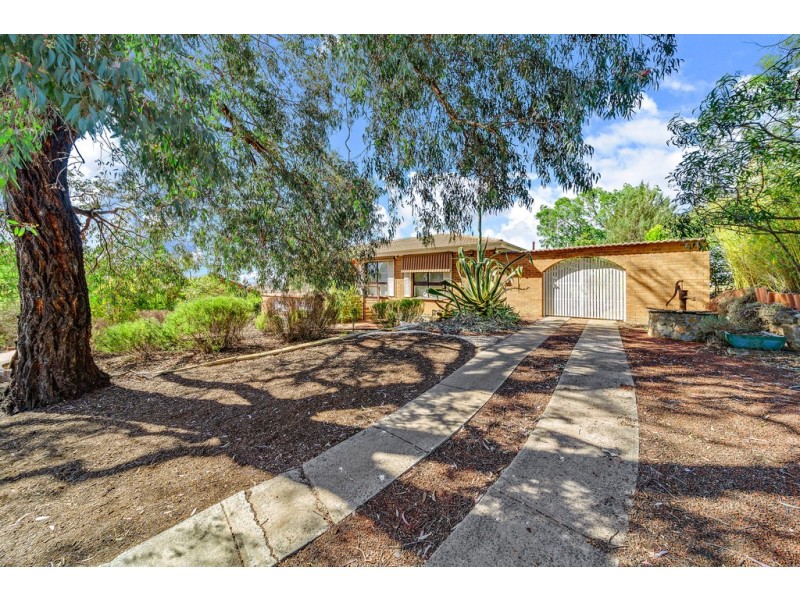 11 Merfield Place, Giralang ACT 2617