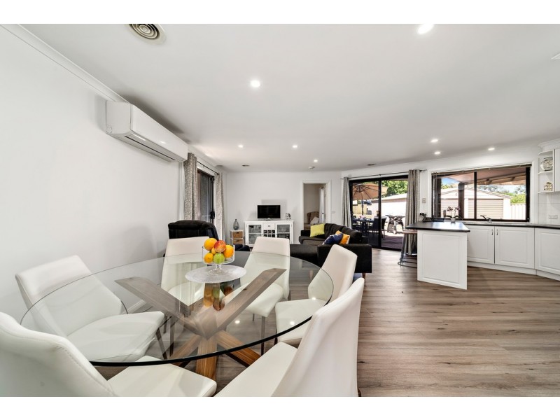 15 Wolff Crescent, Latham ACT 2615