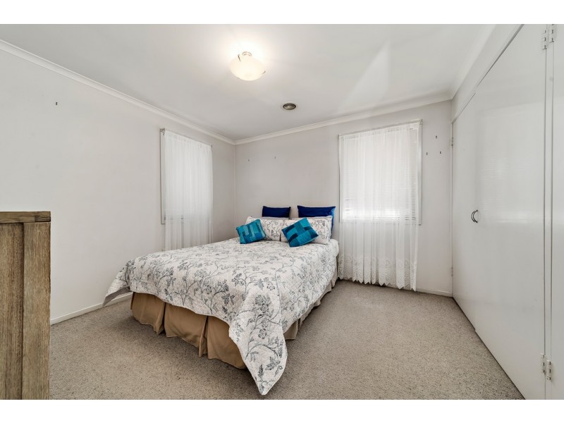 15 Wolff Crescent, Latham ACT 2615