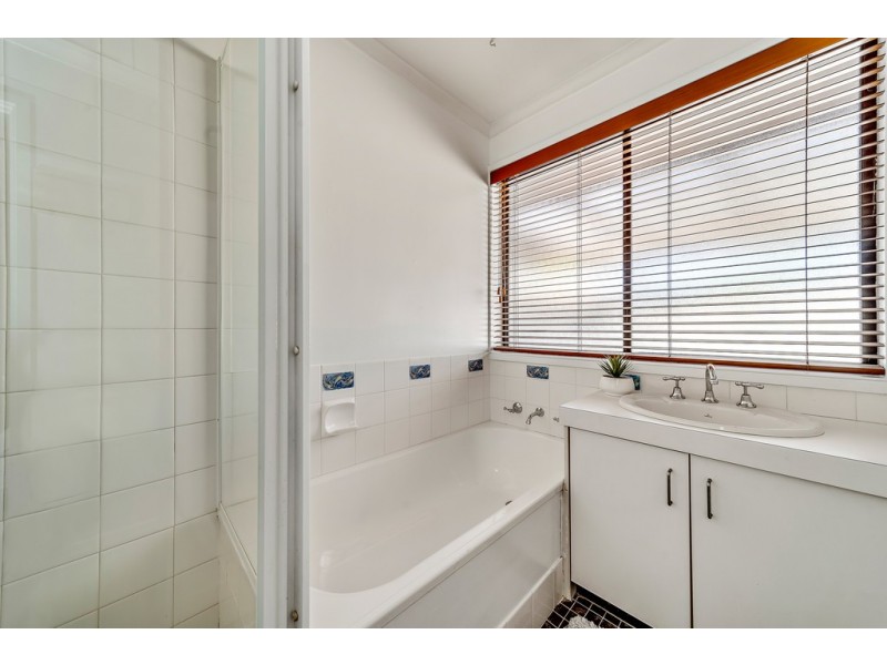 15 Wolff Crescent, Latham ACT 2615