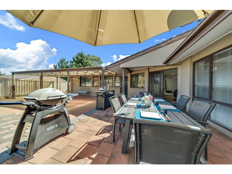 15 Wolff Crescent, Latham ACT 2615