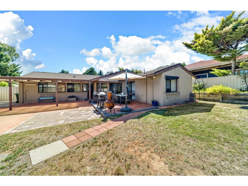 15 Wolff Crescent, Latham ACT 2615