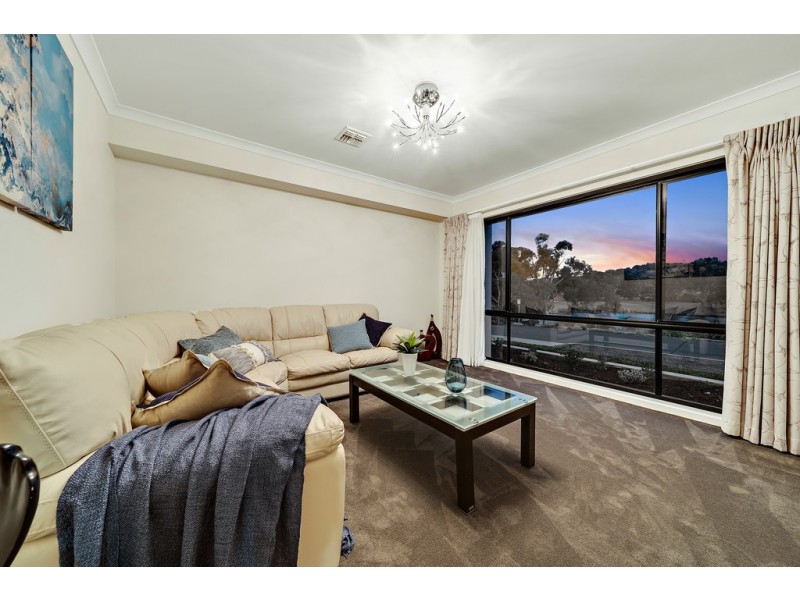 32 Don Dunstan Drive, Bonython ACT 2905