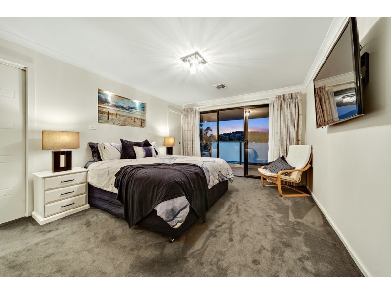 32 Don Dunstan Drive, Bonython ACT 2905