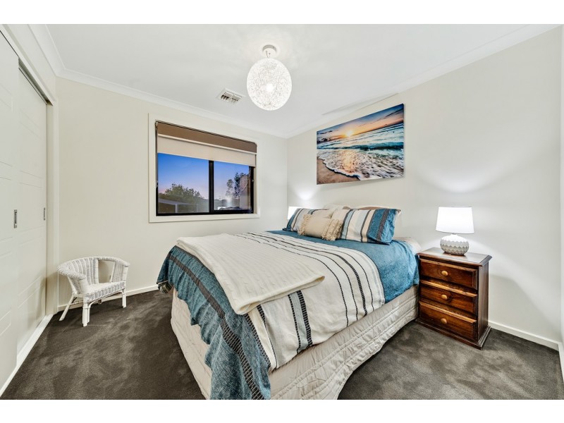 32 Don Dunstan Drive, Bonython ACT 2905