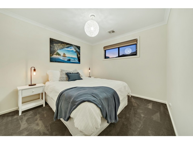 32 Don Dunstan Drive, Bonython ACT 2905