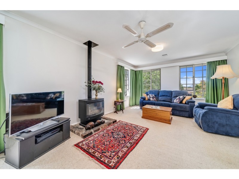 17 Downes Place, Hughes ACT 2605