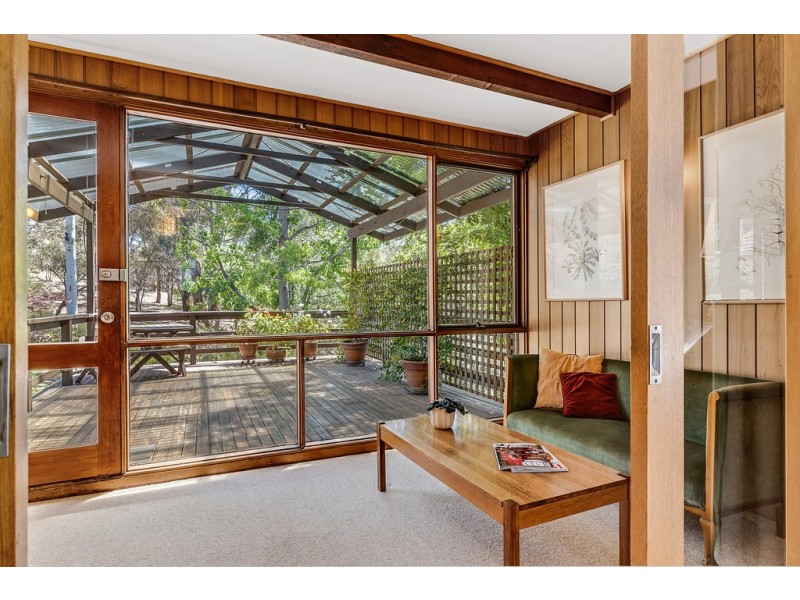 17 Downes Place, Hughes ACT 2605