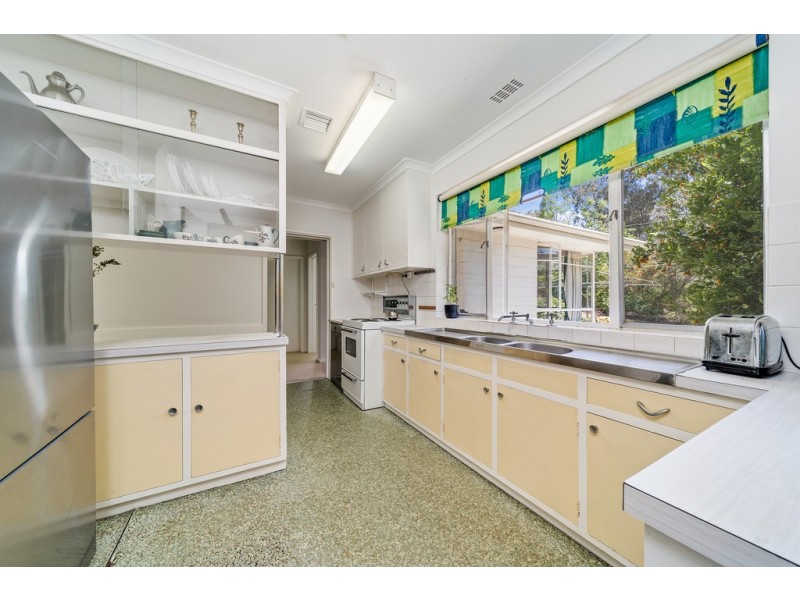 17 Downes Place, Hughes ACT 2605