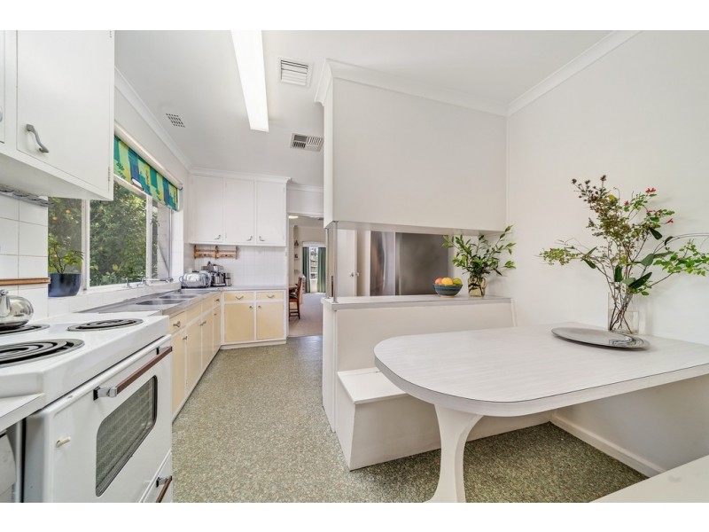 17 Downes Place, Hughes ACT 2605