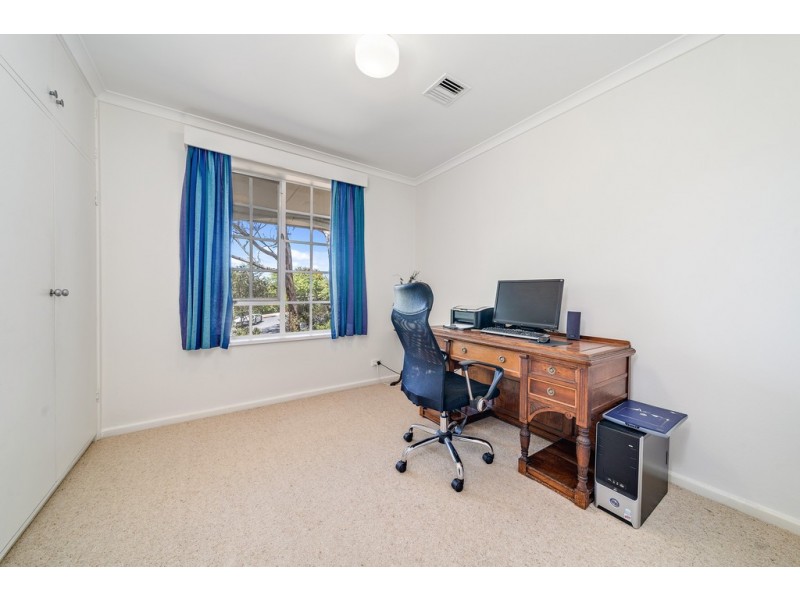 17 Downes Place, Hughes ACT 2605