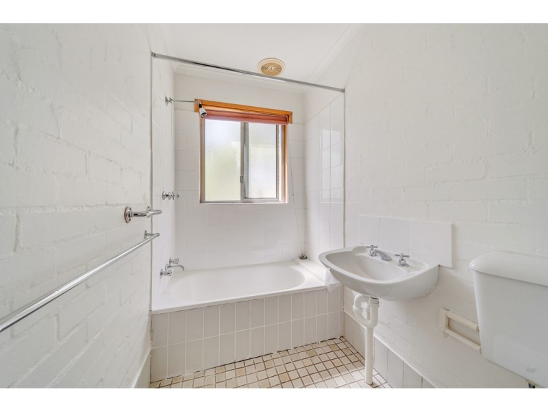 17 Downes Place, Hughes ACT 2605