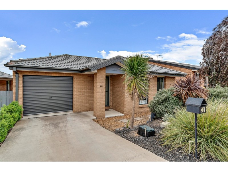 30 Isbister Street, Macgregor ACT 2615