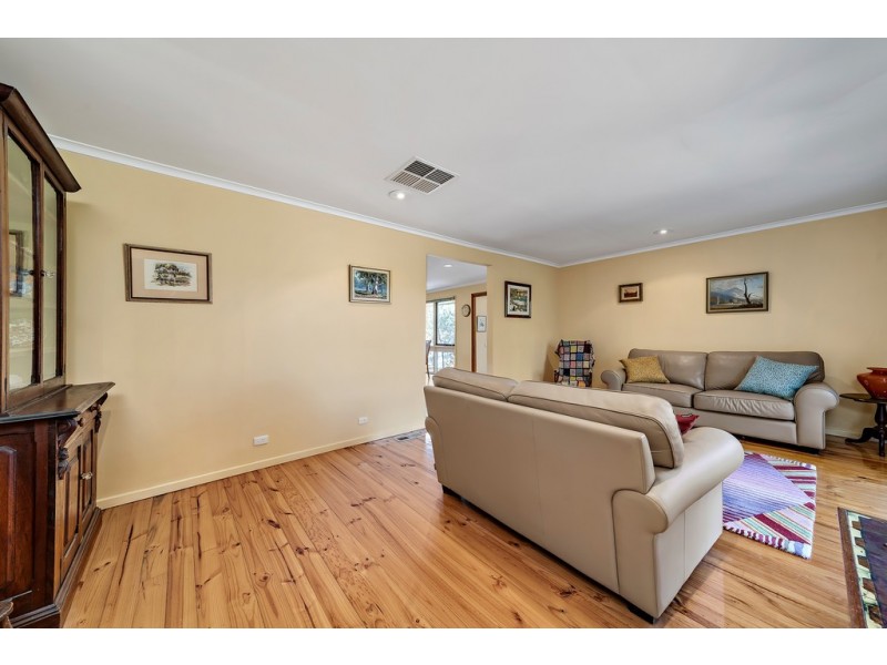 16 Harcourt Street, Weetangera ACT 2614