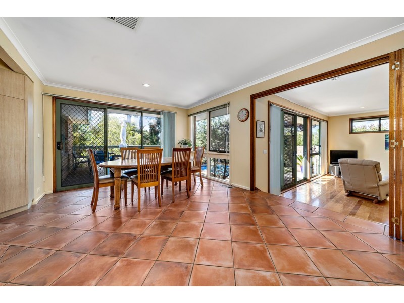 16 Harcourt Street, Weetangera ACT 2614