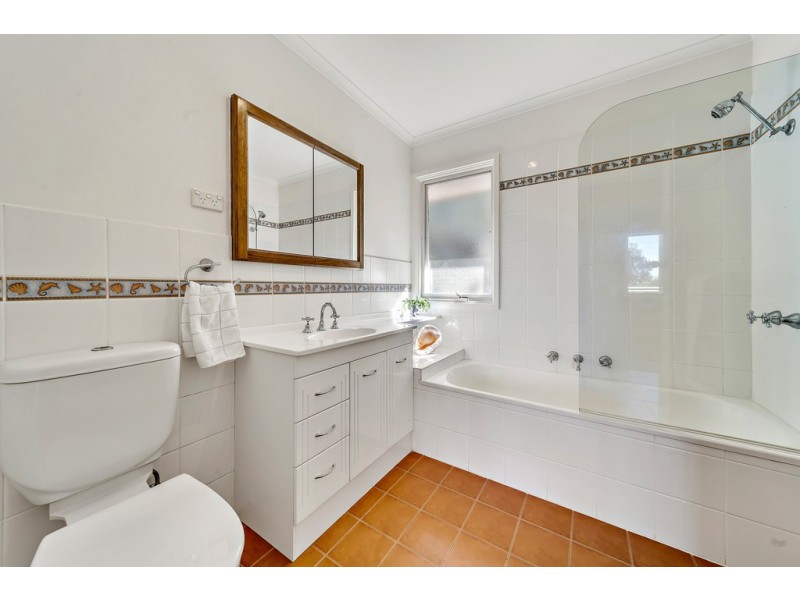 16 Harcourt Street, Weetangera ACT 2614