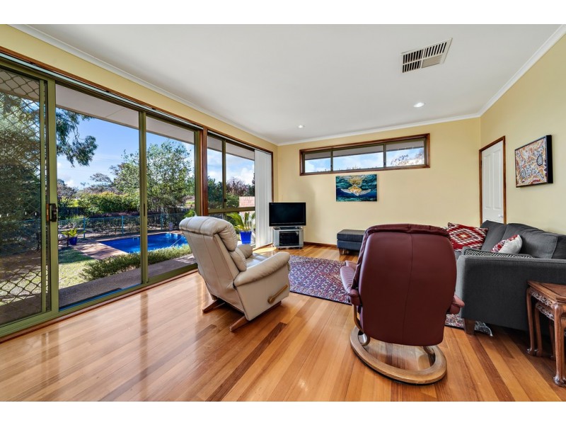 16 Harcourt Street, Weetangera ACT 2614