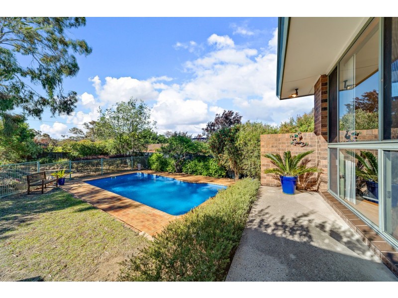 16 Harcourt Street, Weetangera ACT 2614