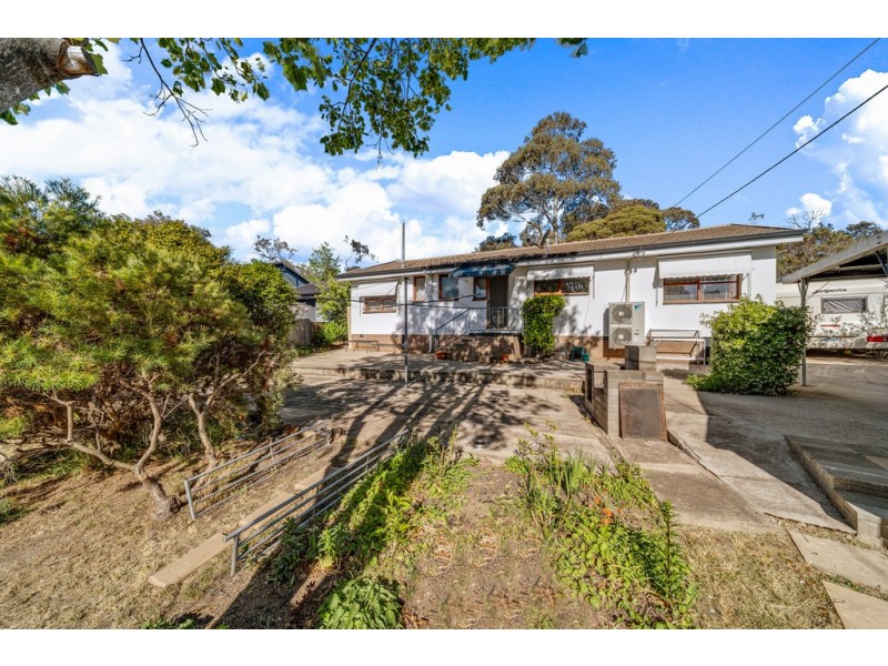 13 Bandjalong Crescent, Aranda ACT 2614