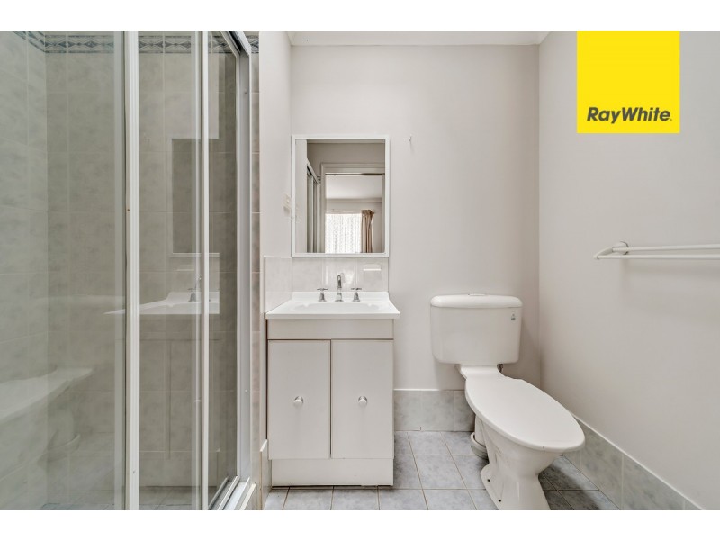 18/74 Britten Jones Drive, Holt ACT 2615