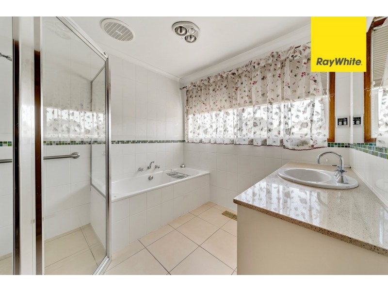 17 Mayo Street, Weetangera ACT 2614