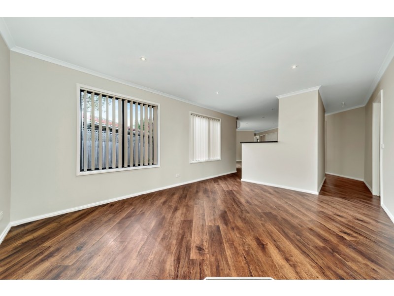 1/7 Cato Place, Dunlop ACT 2615