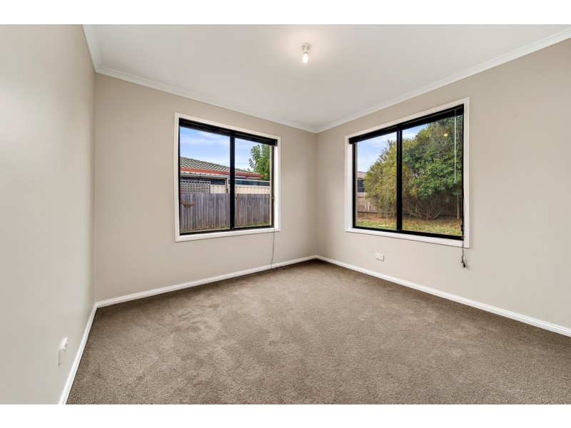 1/7 Cato Place, Dunlop ACT 2615