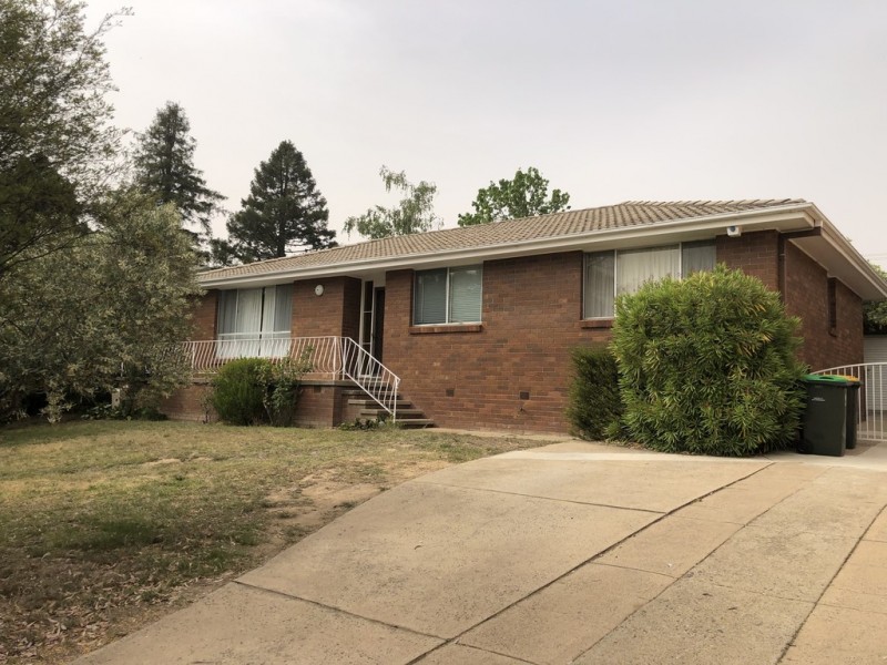 10 Morton Street, Weetangera ACT 2614