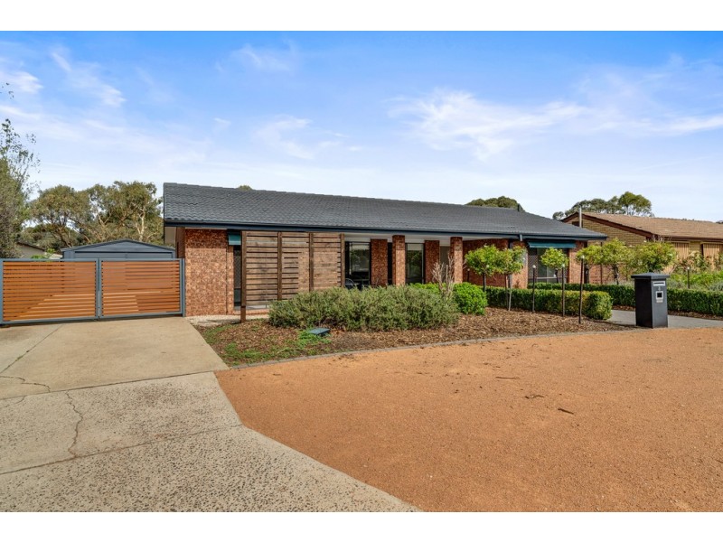8 Wolff Crescent, Latham ACT 2615