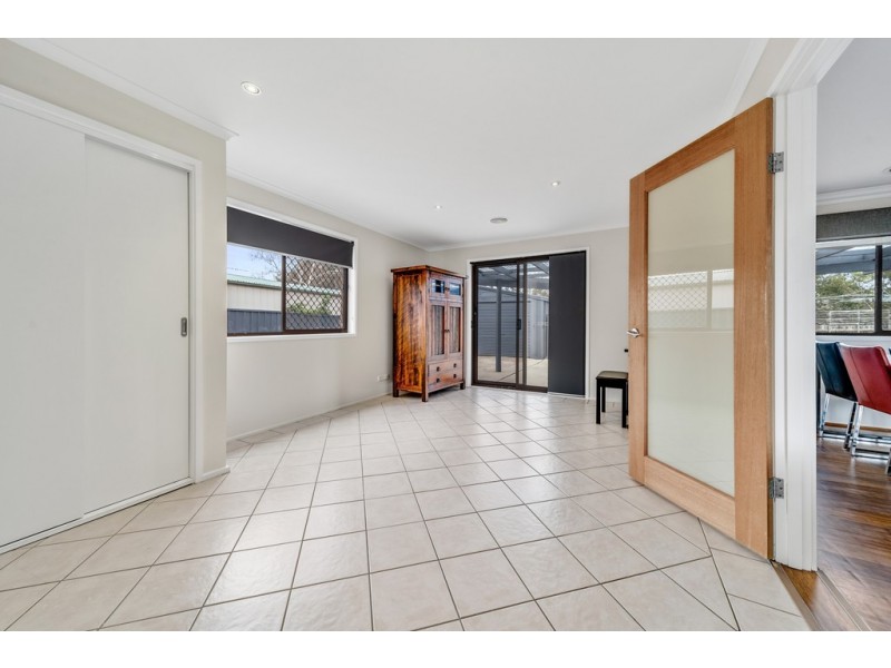 8 Wolff Crescent, Latham ACT 2615
