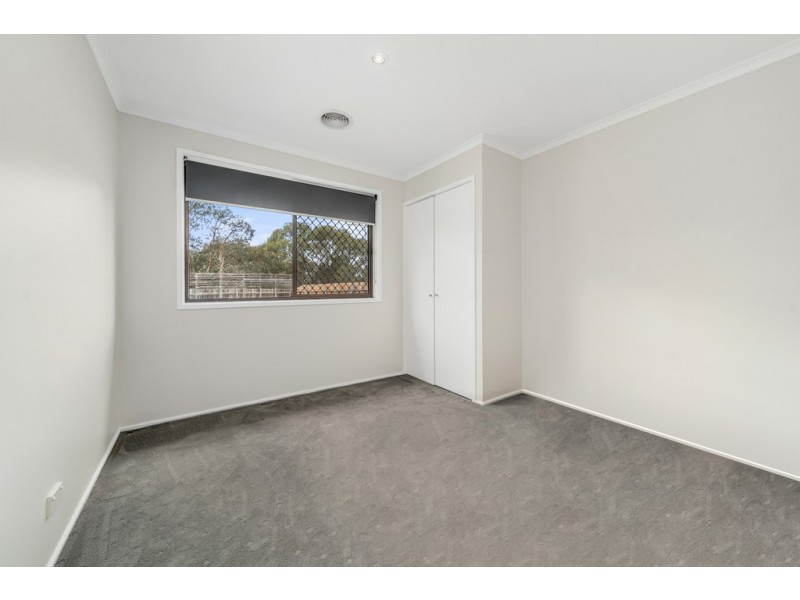 8 Wolff Crescent, Latham ACT 2615