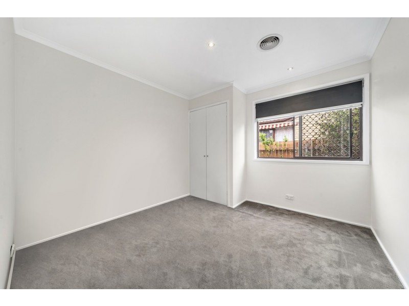 8 Wolff Crescent, Latham ACT 2615