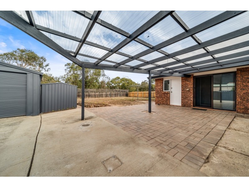 8 Wolff Crescent, Latham ACT 2615
