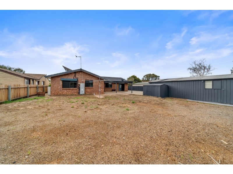 8 Wolff Crescent, Latham ACT 2615