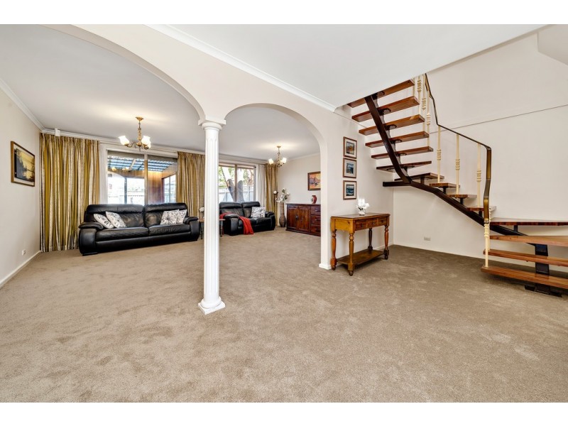 16 Lachlan Street, Macquarie ACT 2614