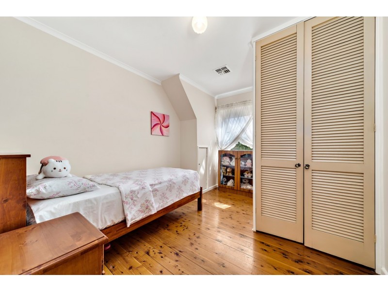 16 Lachlan Street, Macquarie ACT 2614