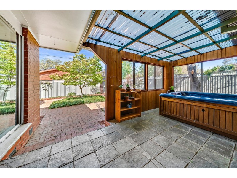 16 Lachlan Street, Macquarie ACT 2614