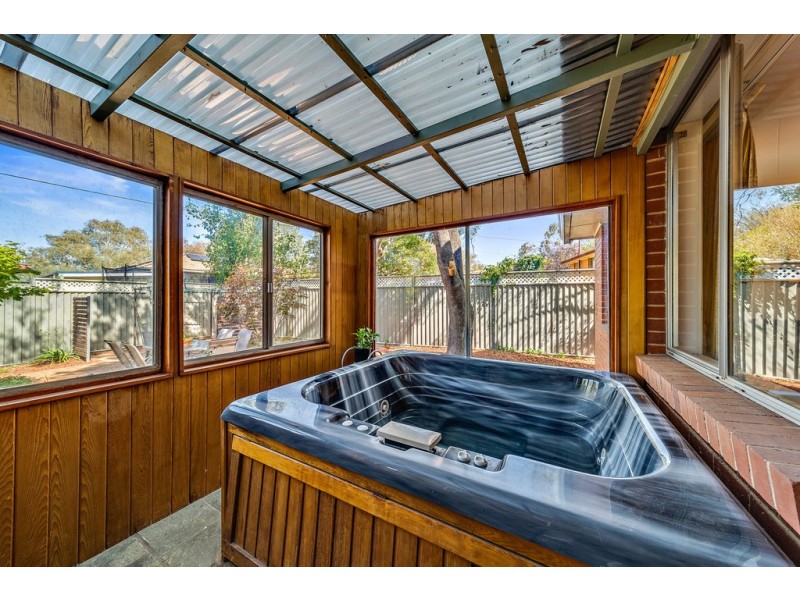 16 Lachlan Street, Macquarie ACT 2614