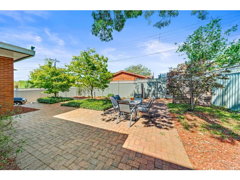 16 Lachlan Street, Macquarie ACT 2614