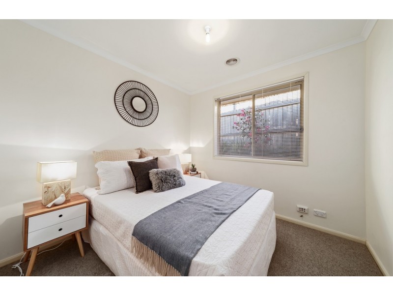73 Hugh McKay Crescent, Dunlop ACT 2615