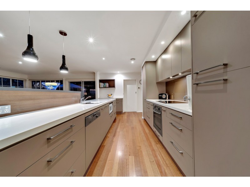 9 Henderson Street, Garran ACT 2605