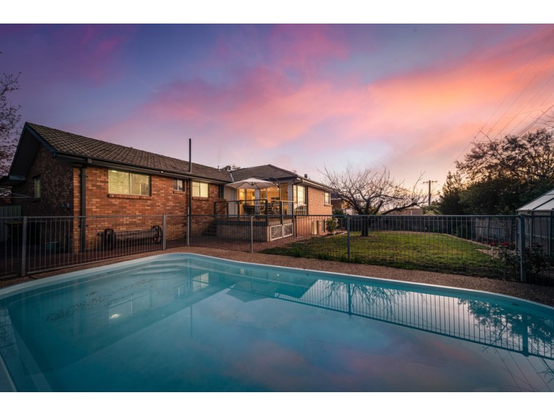 9 Henderson Street, Garran ACT 2605