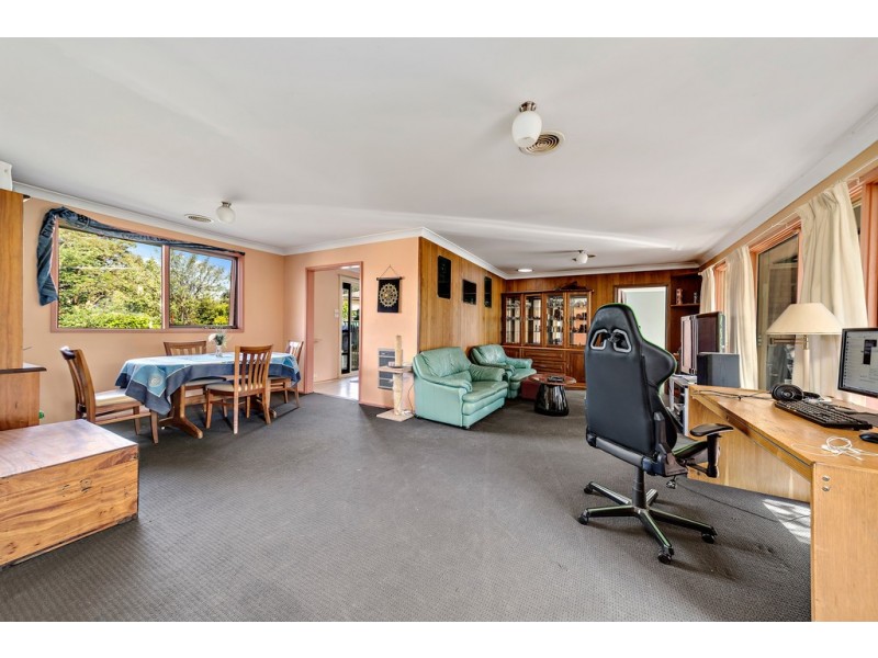 222 Osburn Drive, Macgregor ACT 2615