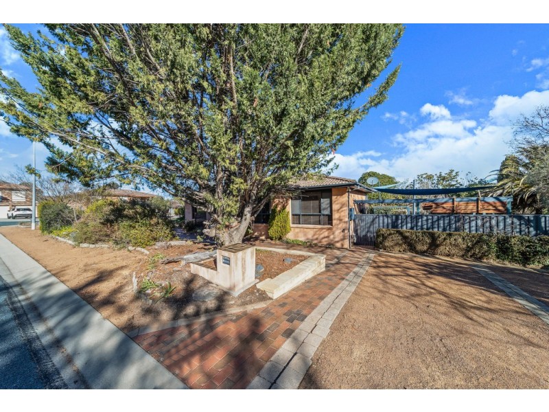 1 Zwar Place, Florey ACT 2615