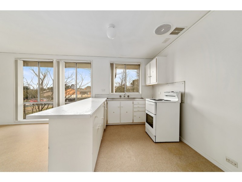 16 Diggles Street, Page ACT 2614